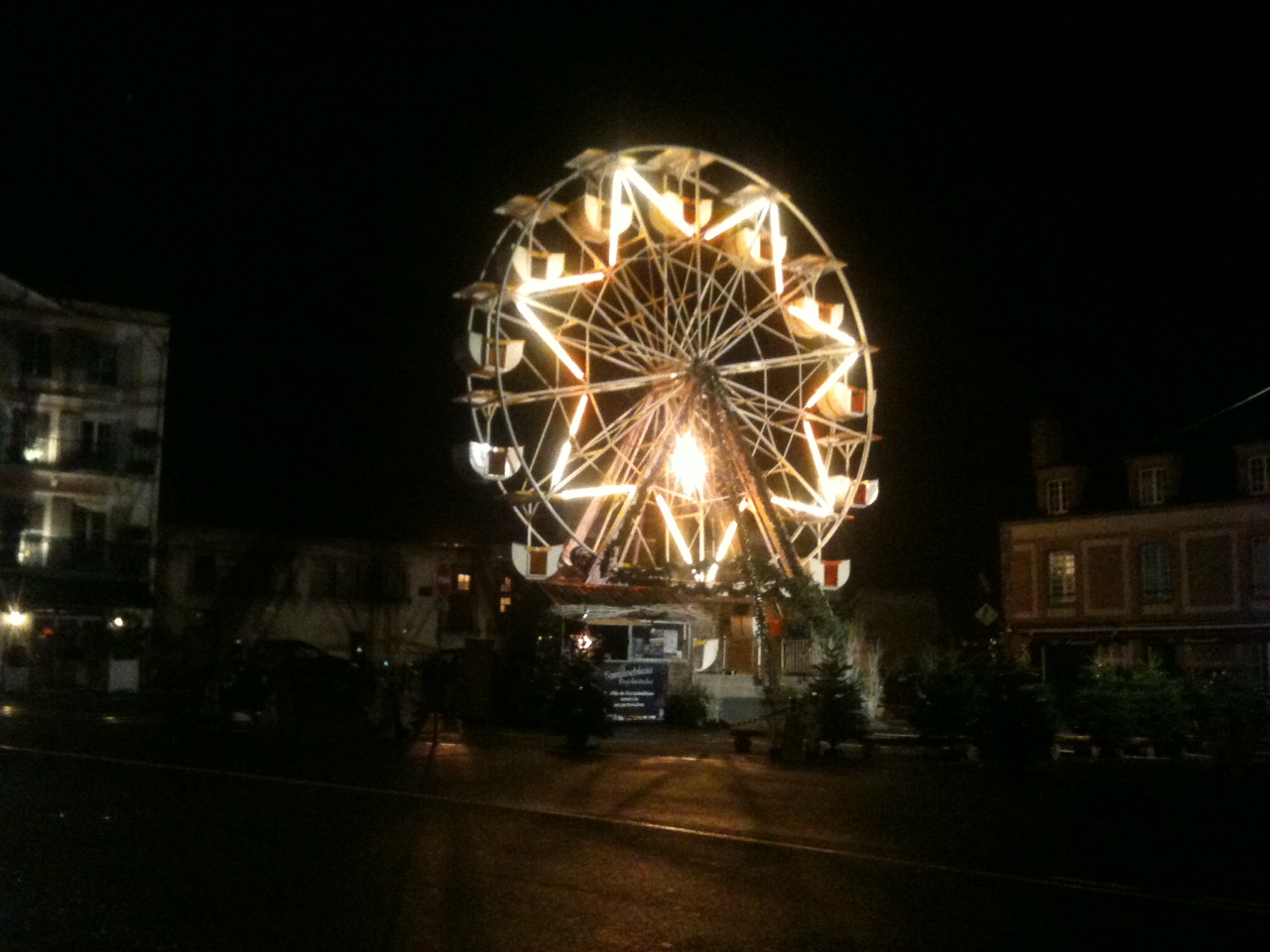 La Grande Roue 1900 by night- Fontainebleau