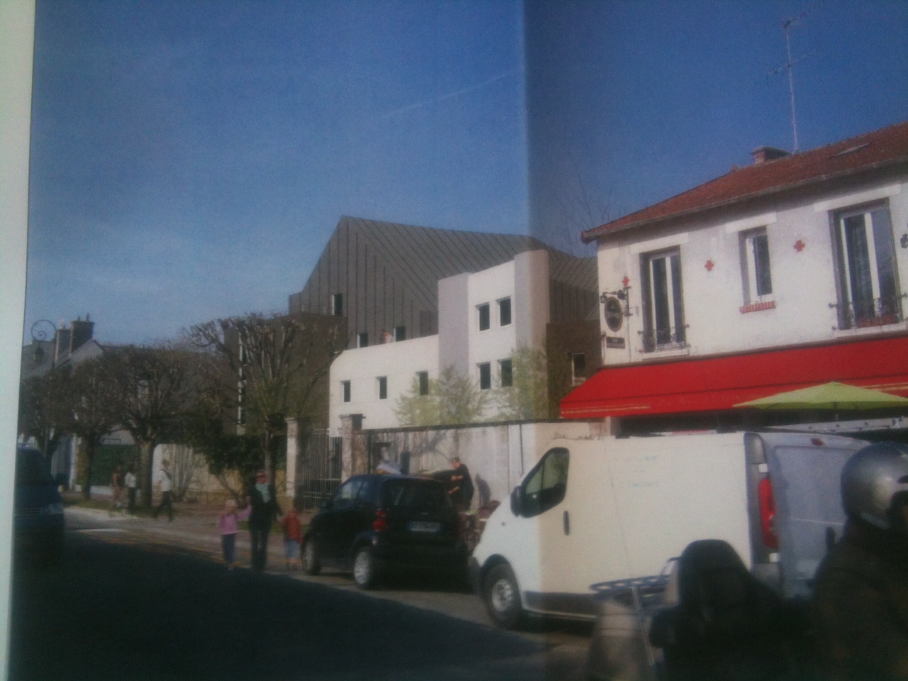 Boulevard Magenta : Un hôtel Campanile plutôt « disgracieux » Boulevard Magenta : Un hôtel Campanile plutôt « disgracieux »