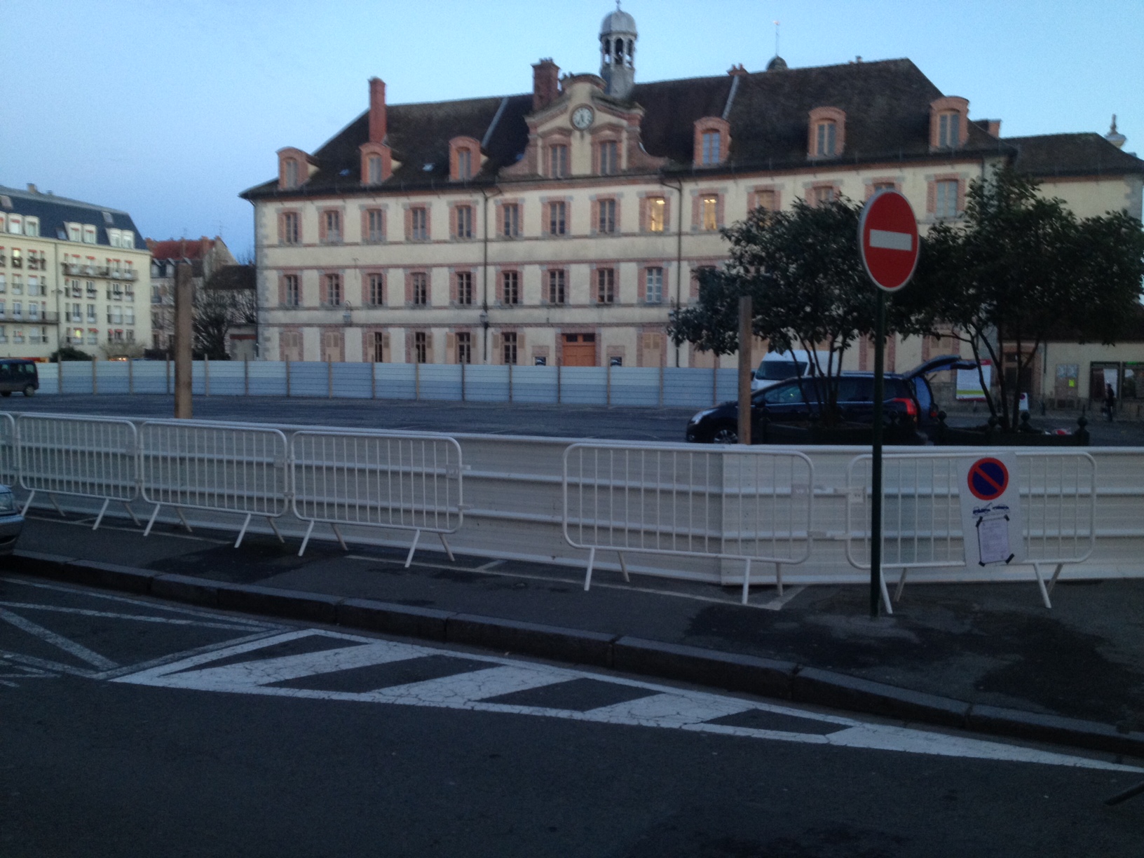 Palissades Place de la République : le grand bluff
