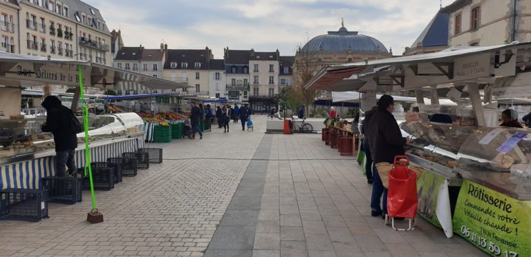 Le marché de Fontainebleau ferme… Le marché de Fontainebleau ferme…
